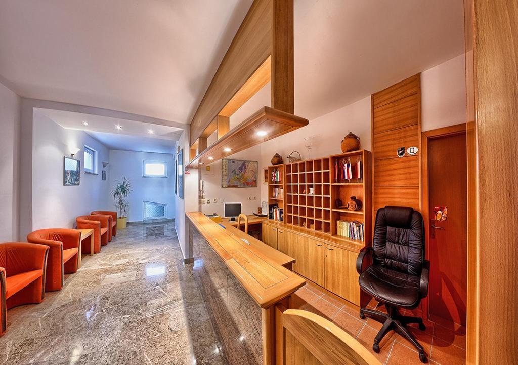 Hotel Nano Drvenik  Bagian luar foto