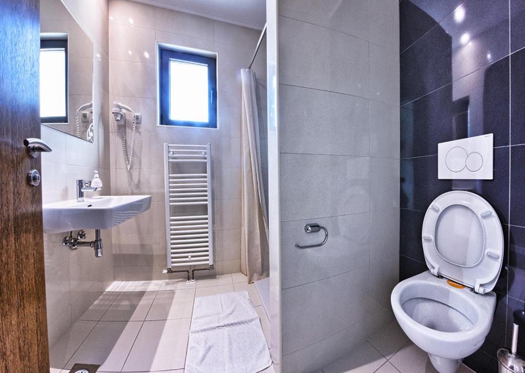 Hotel Nano Drvenik  Bagian luar foto